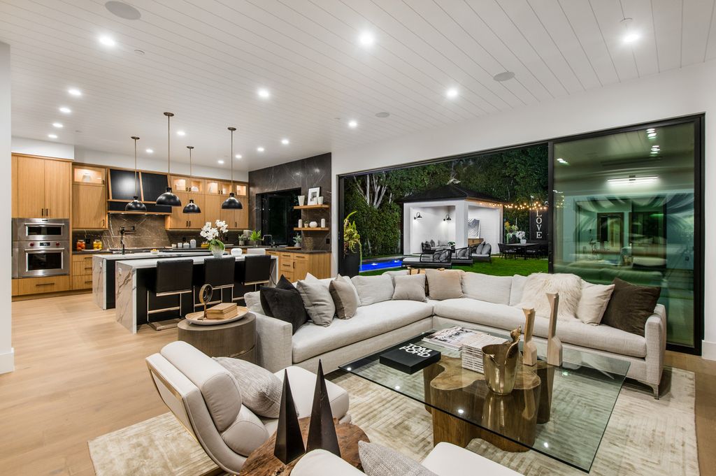 The Modern Farmhouse is a truly marvelous home in a coveted enclave of Studio City with manicured landscaping now available for sale. This home located at 12731 Bloomfield St, Studio City, California; offering 5 bedrooms and 7 bathrooms with over 4,200 square feet of living spaces.