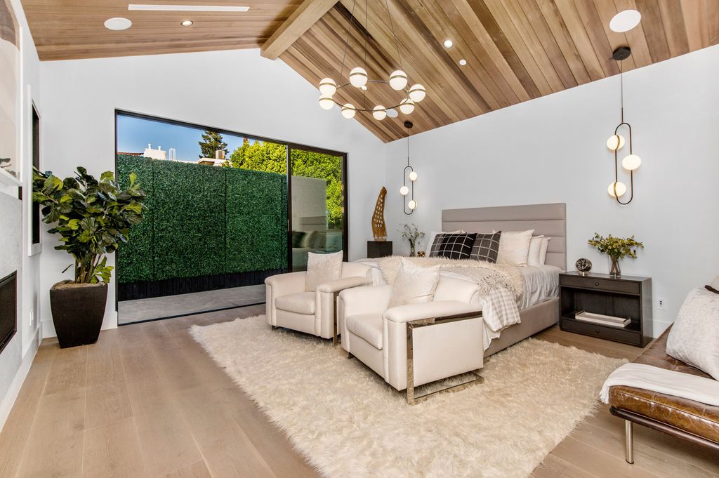 The Modern Farmhouse is a truly marvelous home in a coveted enclave of Studio City with manicured landscaping now available for sale. This home located at 12731 Bloomfield St, Studio City, California; offering 5 bedrooms and 7 bathrooms with over 4,200 square feet of living spaces.
