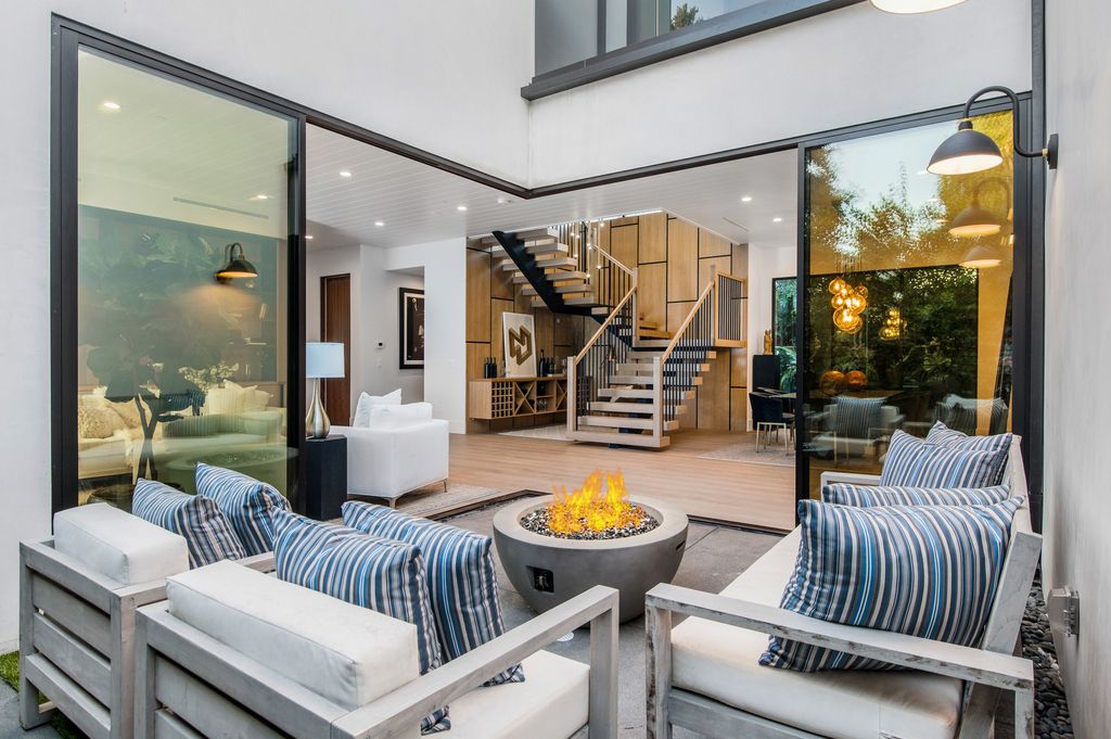 The Modern Farmhouse is a truly marvelous home in a coveted enclave of Studio City with manicured landscaping now available for sale. This home located at 12731 Bloomfield St, Studio City, California; offering 5 bedrooms and 7 bathrooms with over 4,200 square feet of living spaces.