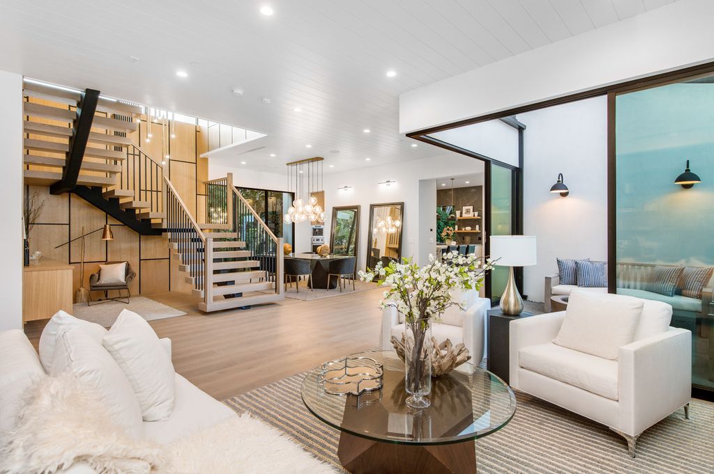 The Modern Farmhouse is a truly marvelous home in a coveted enclave of Studio City with manicured landscaping now available for sale. This home located at 12731 Bloomfield St, Studio City, California; offering 5 bedrooms and 7 bathrooms with over 4,200 square feet of living spaces.