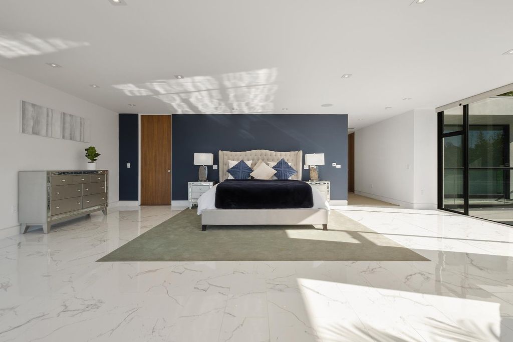 The Los Angeles Home is a Mid-Century Modern retreat boasts jetliner mountain and city views now available for sale. This home located at 8030 Mulholland Dr, Los Angeles, California; offering 3 bedrooms and 6 bathrooms with over 4,500 square feet of living spaces.