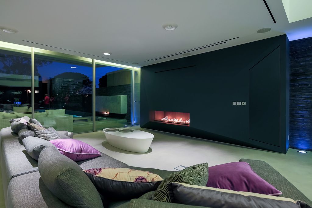 Vilamoura Villa in Portugal was designed by Arquimais Architecture and Design in Modern style offers luxurious living from finest finishes and comfortable amenities.