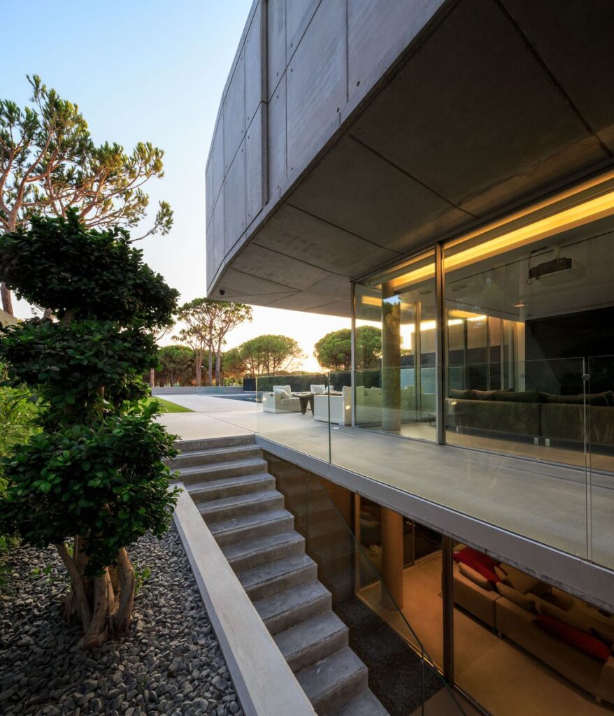 Vilamoura Villa in Portugal was designed by Arquimais Architecture and Design in Modern style offers luxurious living from finest finishes and comfortable amenities.