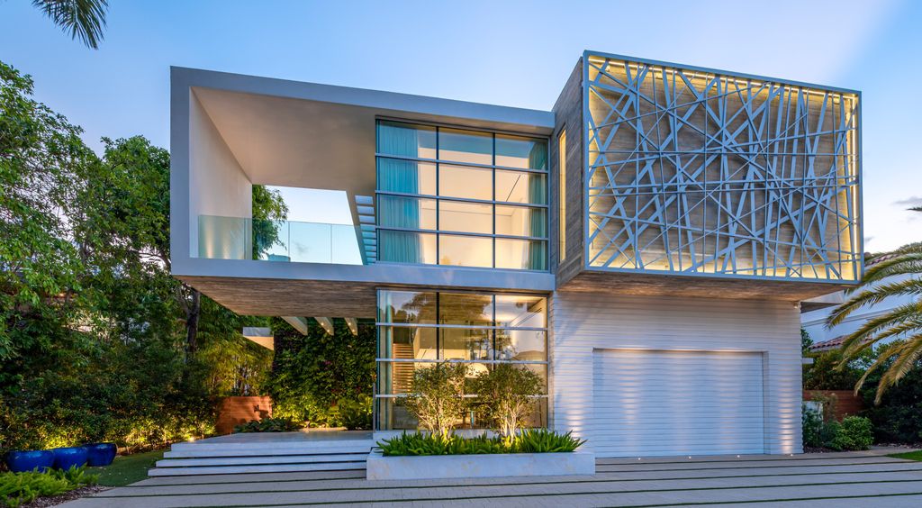 Golden Beach Home in Florida was designed by Danny Sorogon in Modern contemporary style; this house is one of the finest high-end luxury homes throughout the highly cherished and desirable South Florida region.