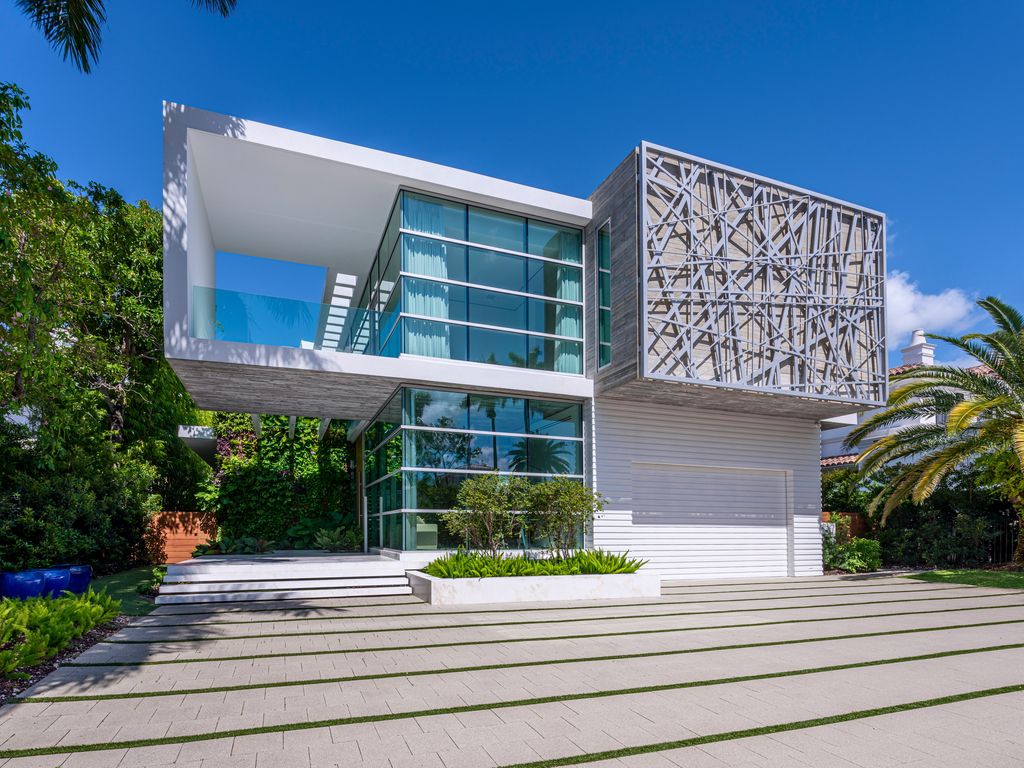 Golden Beach Home in Florida was designed by Danny Sorogon in Modern contemporary style; this house is one of the finest high-end luxury homes throughout the highly cherished and desirable South Florida region.