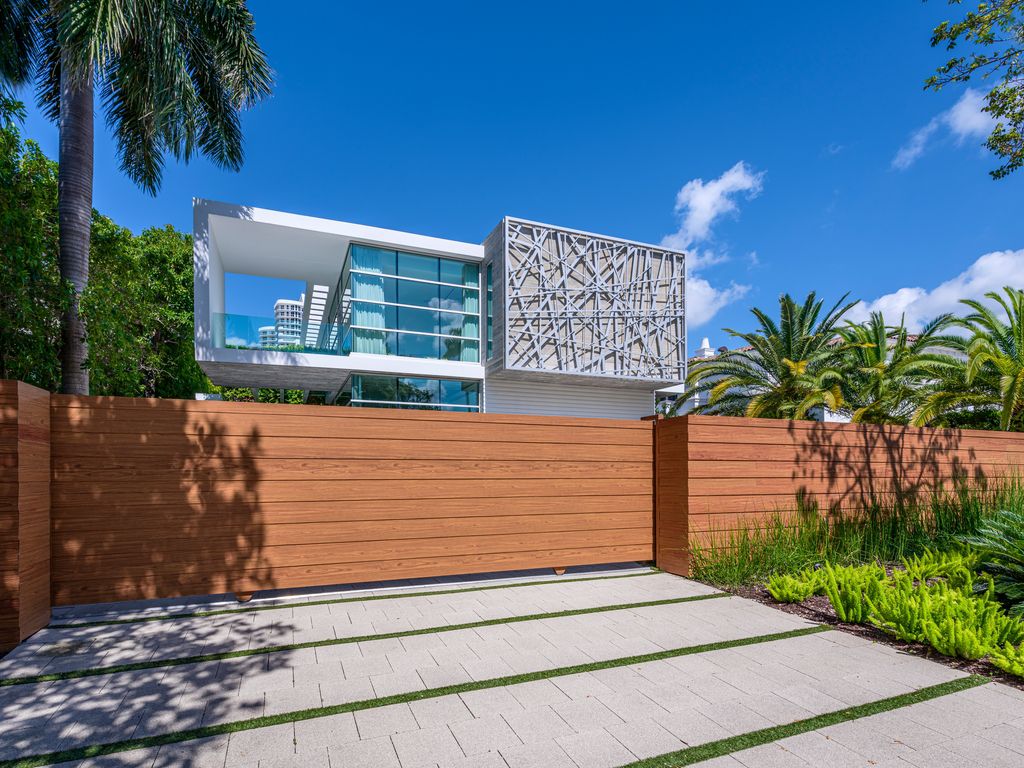 Golden Beach Home in Florida was designed by Danny Sorogon in Modern contemporary style; this house is one of the finest high-end luxury homes throughout the highly cherished and desirable South Florida region.