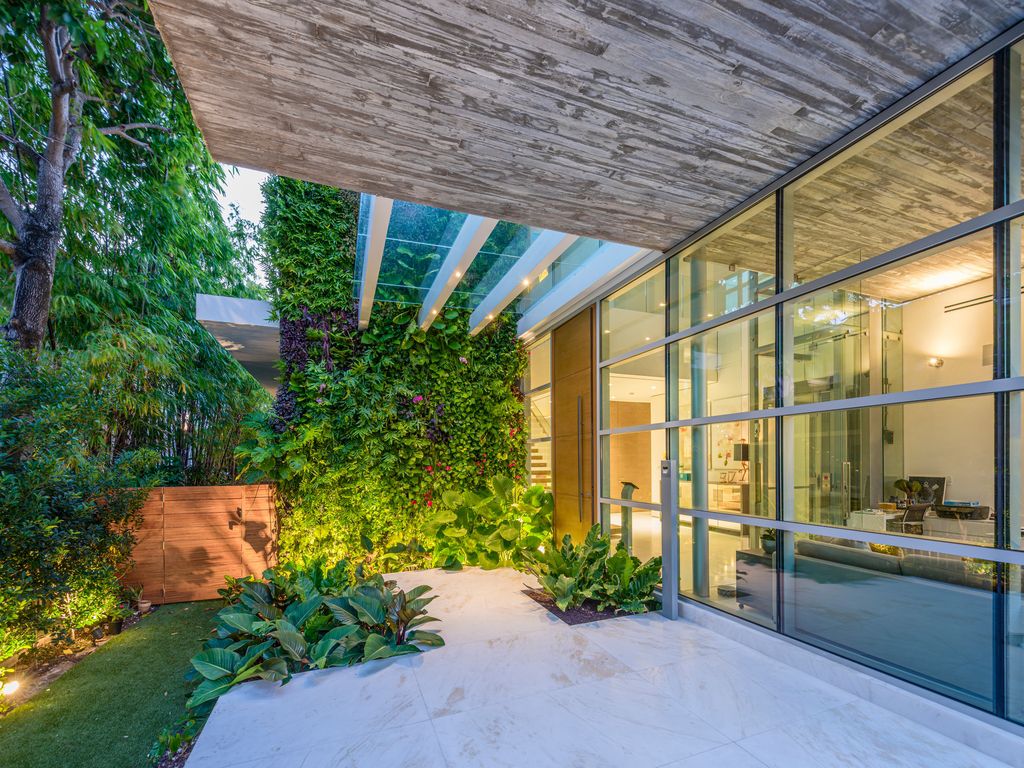 Golden Beach Home in Florida was designed by Danny Sorogon in Modern contemporary style; this house is one of the finest high-end luxury homes throughout the highly cherished and desirable South Florida region.