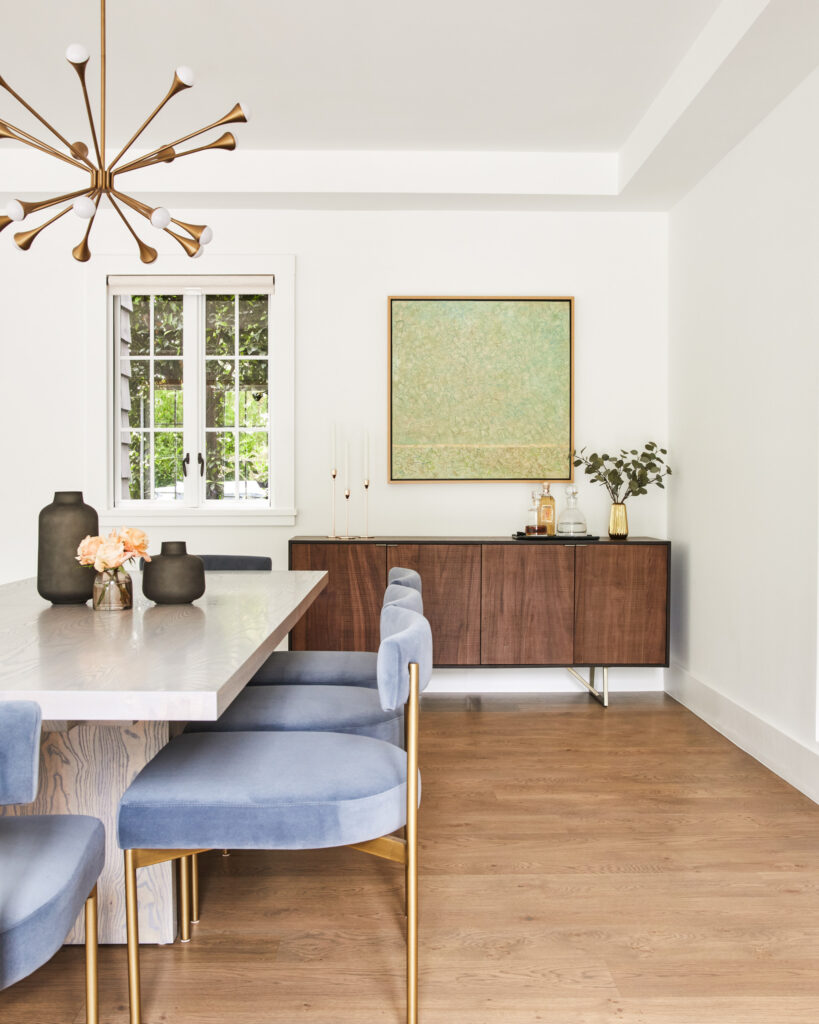 Interior design of Lorna Lane in Brentwood, LA was made by ae design in Modern style