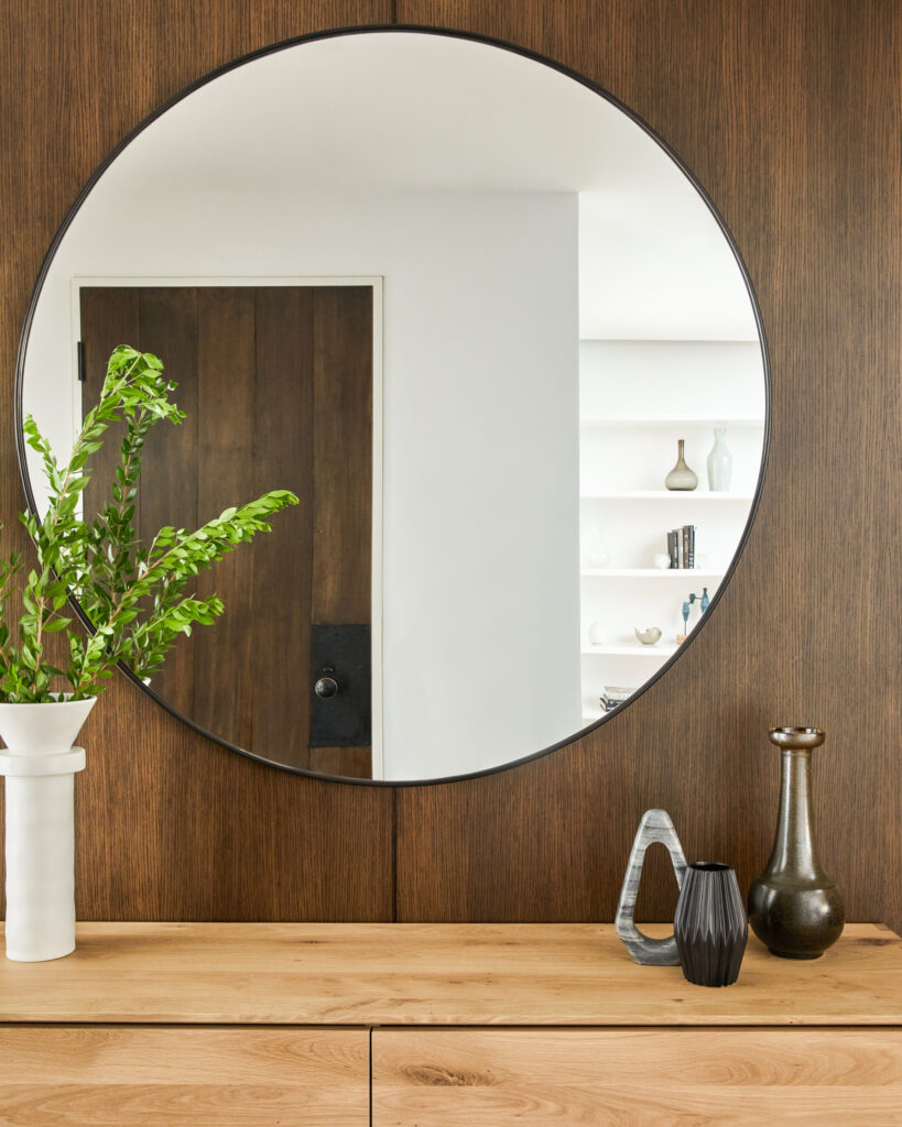 Interior design of Lorna Lane in Brentwood, LA was made by ae design in Modern style