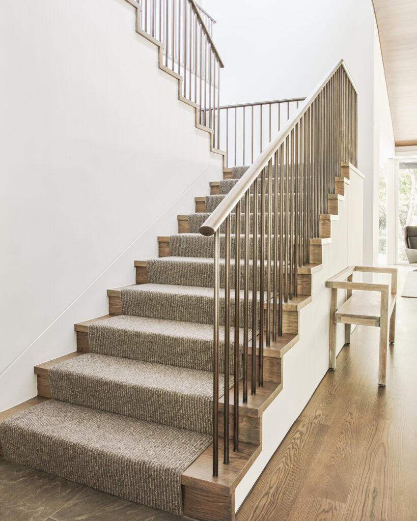 Interior design of Lorna Lane in Brentwood, LA was made by ae design in Modern style