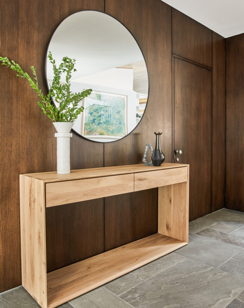 Interior design of Lorna Lane in Brentwood, LA was made by ae design in Modern style