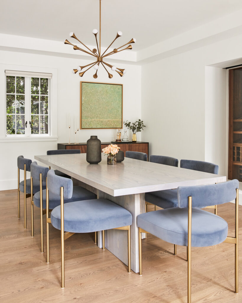 Interior design of Lorna Lane in Brentwood, LA was made by ae design in Modern style