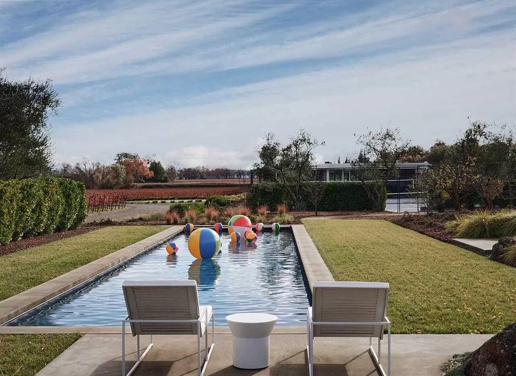 Stunning 20 Acre Vineyard Estate in California Asking for 32000000 8