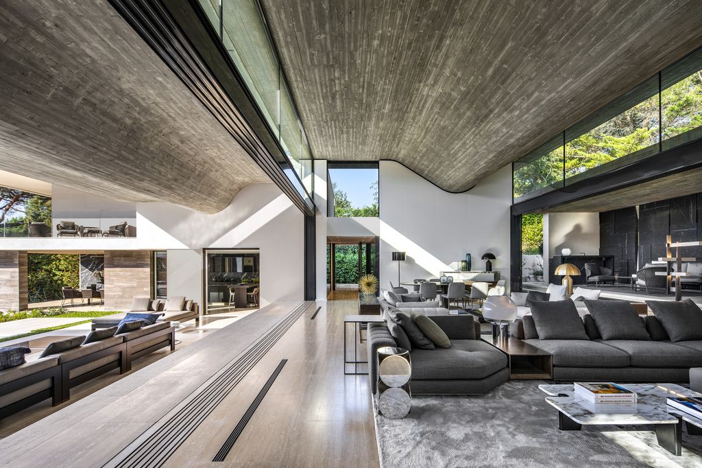 Le Pine House in Saint Tropez, France was designed by SAOTA in Modern style is a contemporary interpretation of traditional Mediterranean Riviera architecture. This house offers luxurious living with high end finishes and smart amenities.