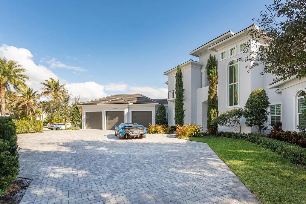 The West Palm Beach House is a luxurious dream home to experience true luxury lifestyle with impressive finishes now available for sale. This home located at 14100 N Miller Dr, West Palm Beach, Florida; offering 5 bedrooms and 8 bathrooms with over 5,100 square feet of living spaces.