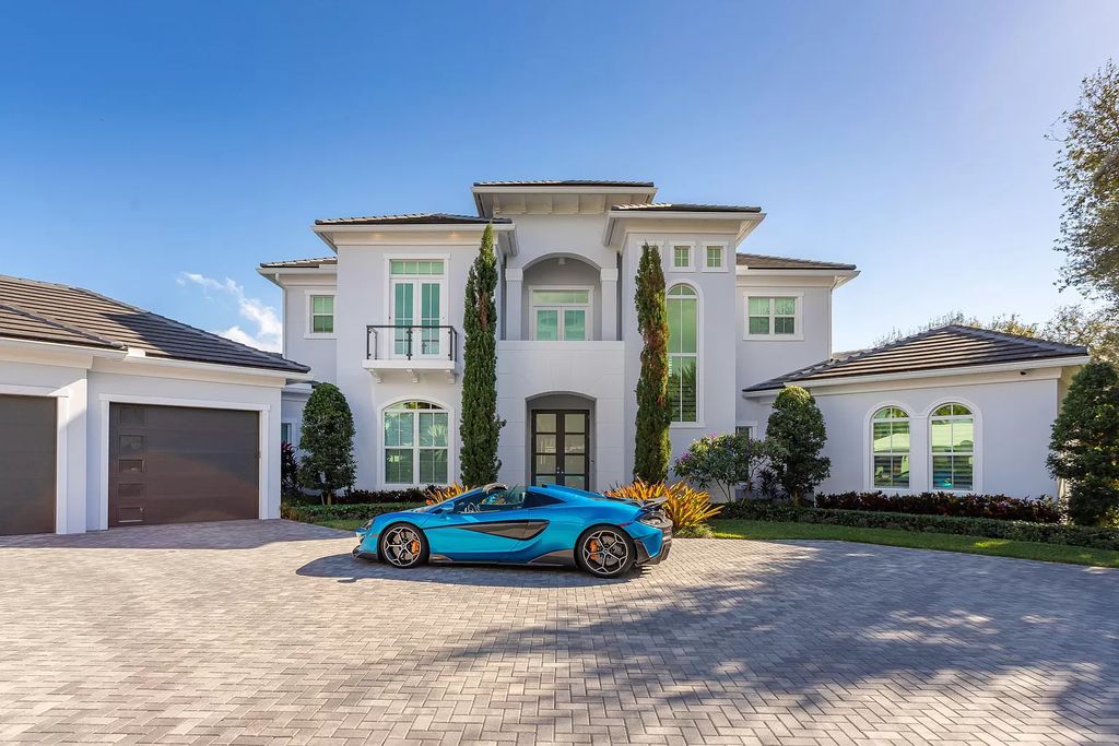 The West Palm Beach House is a luxurious dream home to experience true luxury lifestyle with impressive finishes now available for sale. This home located at 14100 N Miller Dr, West Palm Beach, Florida; offering 5 bedrooms and 8 bathrooms with over 5,100 square feet of living spaces.