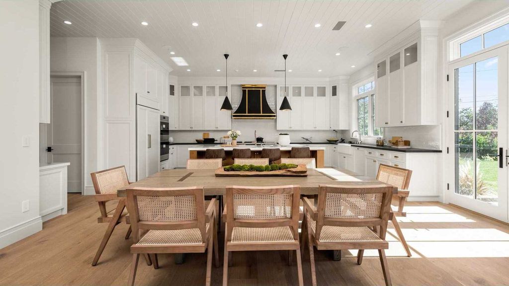 22995000 New Construction Home in prestigious Brentwood Park comes with an incredible backyard 24