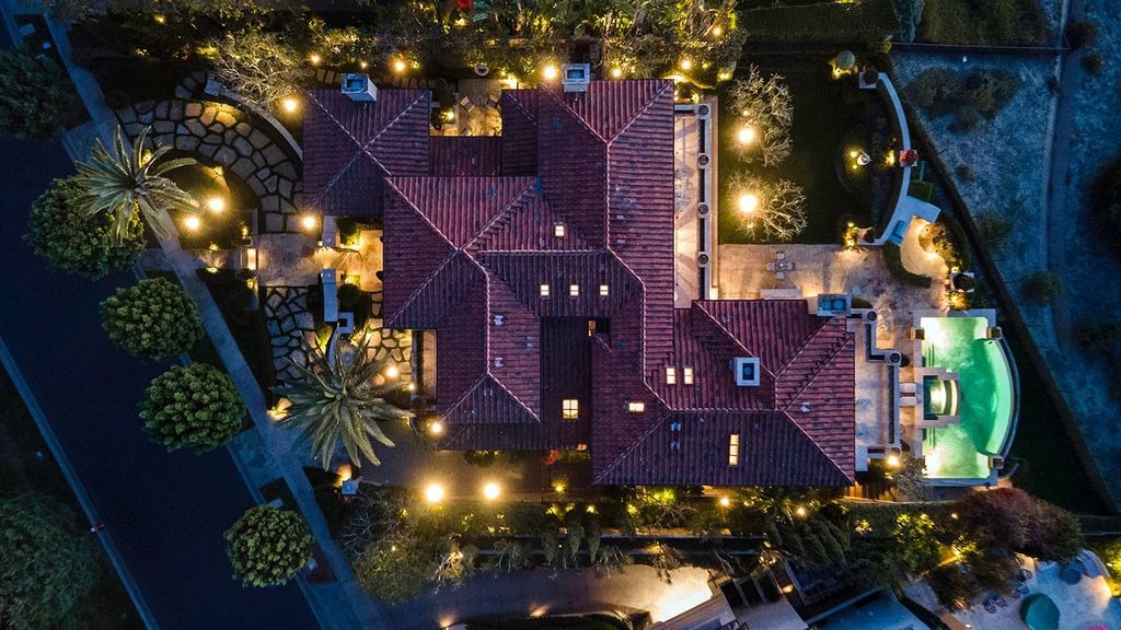 The Newport Coast Home boasts coastal southern California grandeur throughout on a front row unobstructed hilltop now available for sale. This home located at 7 Sailcrest, Newport Coast, California; offering 7 bedrooms and 8 bathrooms with over 9,800 square feet of living spaces.