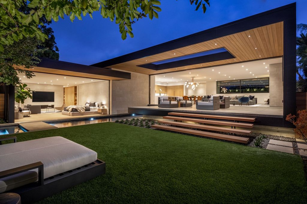 The Home in Corona Del Mar is a sumptuous estate in stylish retreat with the surrounding contemporary landscape now available for sale. This home located at 1806 Marapata Dr, Corona Del Mar, California; offering 4 bedrooms and 4 bathrooms with over 5,000 square feet of living spaces.