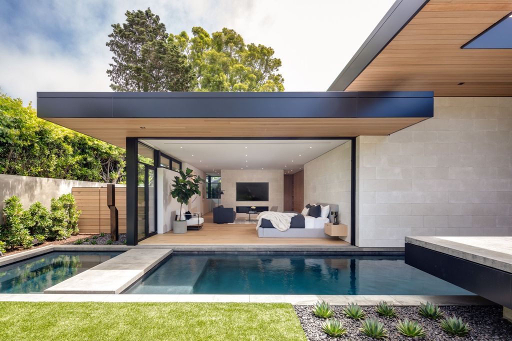 The Home in Corona Del Mar is a sumptuous estate in stylish retreat with the surrounding contemporary landscape now available for sale. This home located at 1806 Marapata Dr, Corona Del Mar, California; offering 4 bedrooms and 4 bathrooms with over 5,000 square feet of living spaces.
