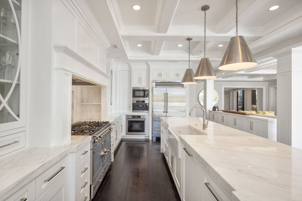 A Completely Renovated Traditional Home in Bel Air to Sell for 10995000 4