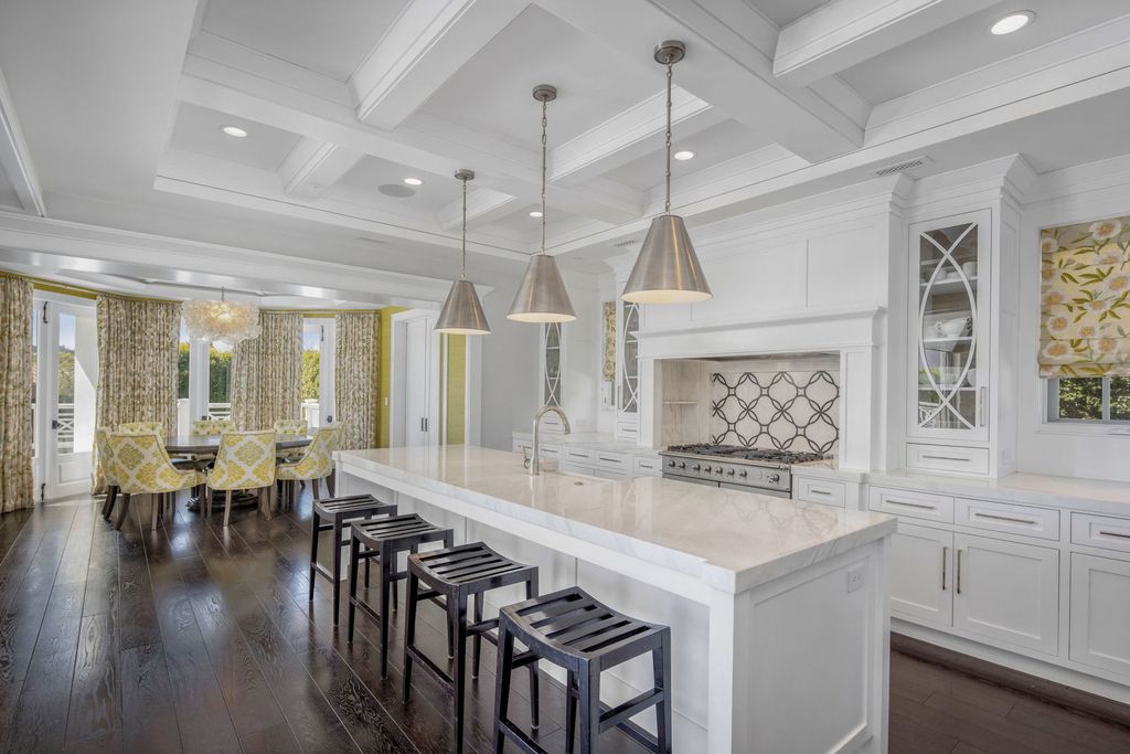 A Completely Renovated Traditional Home in Bel Air to Sell for 10995000 5