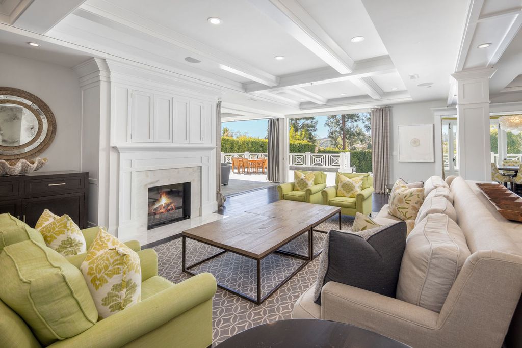 A Completely Renovated Traditional Home in Bel Air to Sell for 10995000 6