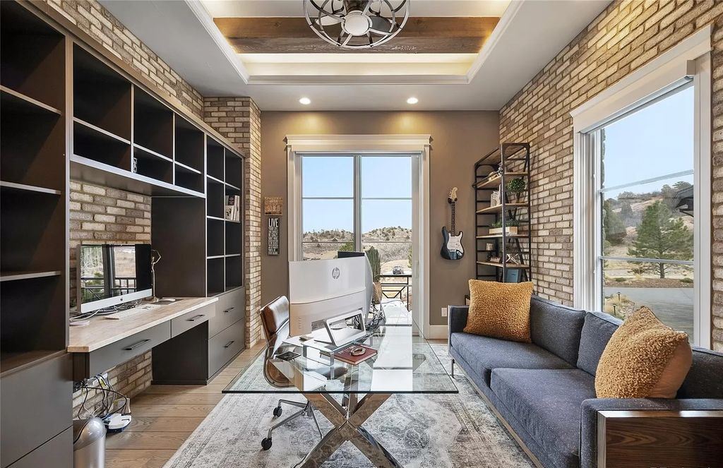 The Modern Farmhouse in Colorado is beautifully designed to maximize the expansive landscape set amidst the iconic Red Rocks now available for sale. This home located at 10655 Leonardo Pl, Littleton, Colorado; offering 4 bedrooms and 6 bathrooms with over 5,800 square feet of living spaces.
