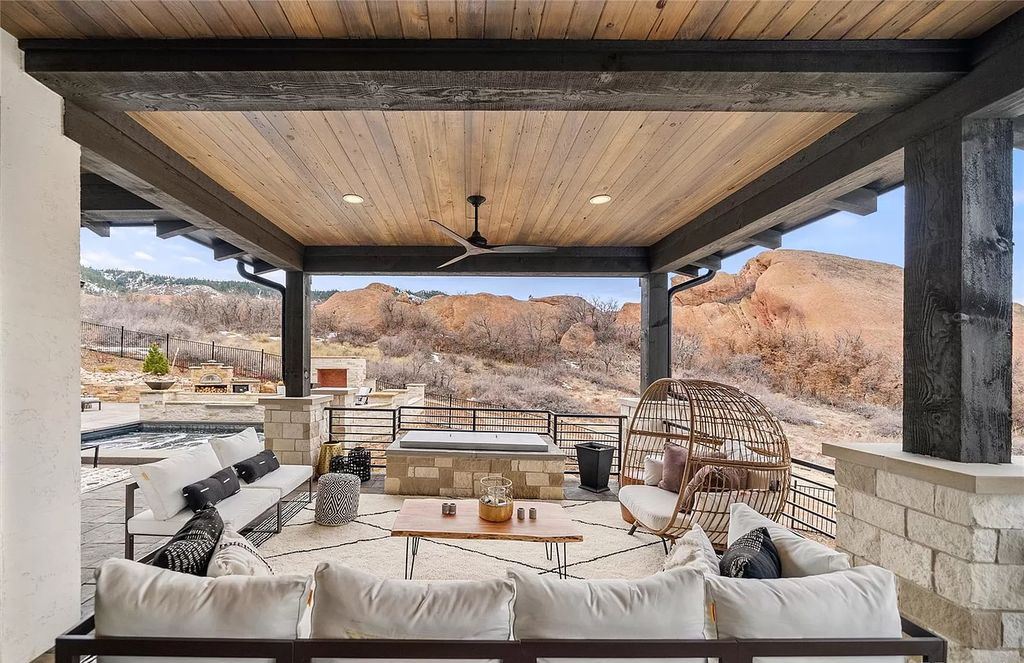 The Modern Farmhouse in Colorado is beautifully designed to maximize the expansive landscape set amidst the iconic Red Rocks now available for sale. This home located at 10655 Leonardo Pl, Littleton, Colorado; offering 4 bedrooms and 6 bathrooms with over 5,800 square feet of living spaces.