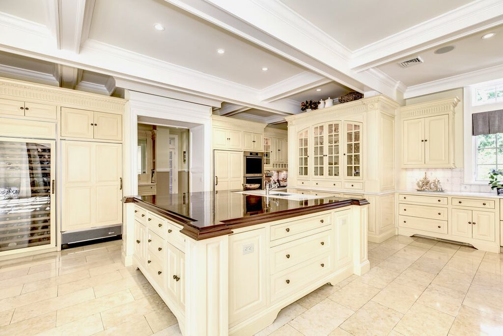 The New York Home is a perfectly manicured property located on one of the most prestigious streets on the Gold Coast of Long Island now available for sale. This home located at 110 Dupont Ests, Greenvale, New York; offering 7 bedrooms and 12 bathrooms with over 10,000 square feet of living spaces. 