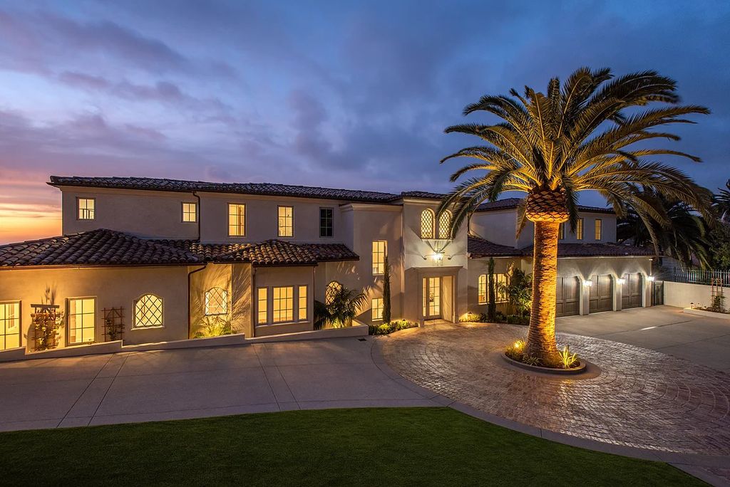 The Home in La Jolla is a Brand new construction on Muirlands Drive with panoramic ocean, village, and golf course views now available for sale. This home located at 1206 Muirlands Dr, La Jolla, California; offering 8 bedrooms and 8 bathrooms with over 7,700 square feet of living spaces.