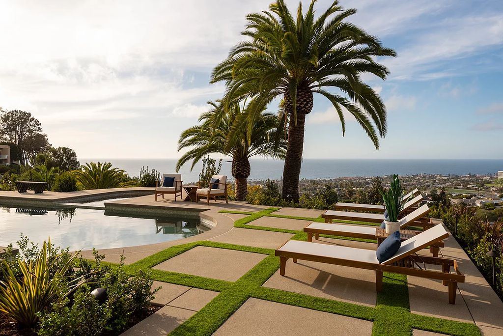 The Home in La Jolla is a Brand new construction on Muirlands Drive with panoramic ocean, village, and golf course views now available for sale. This home located at 1206 Muirlands Dr, La Jolla, California; offering 8 bedrooms and 8 bathrooms with over 7,700 square feet of living spaces.