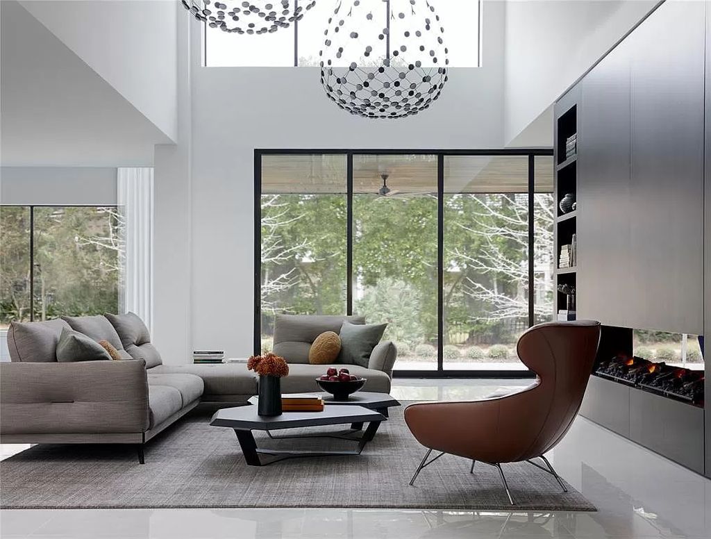 The Home in Houston built by famed Capital Builders is a bold exploration of an immersive indoor-outdoor floor plan now available for sale. This home located at 3 Concord Cir, Houston, Texas; offering 5 bedrooms and 5 bathrooms with over 7,400 square feet of living spaces.