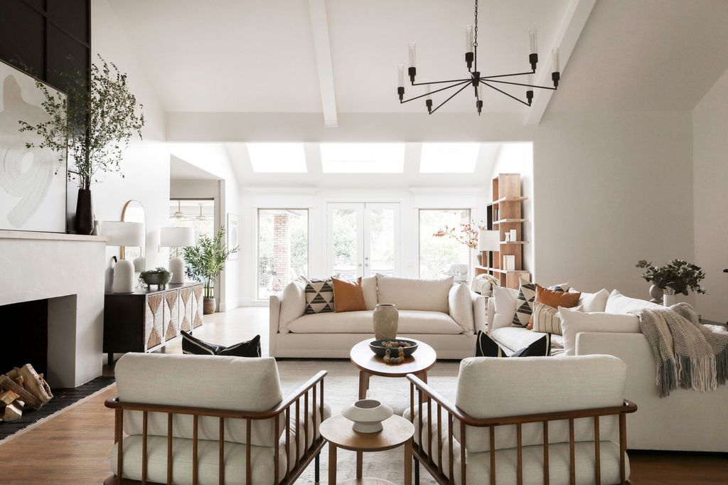 Modern interiors of Bent Tree Residence by Urbanology Designs