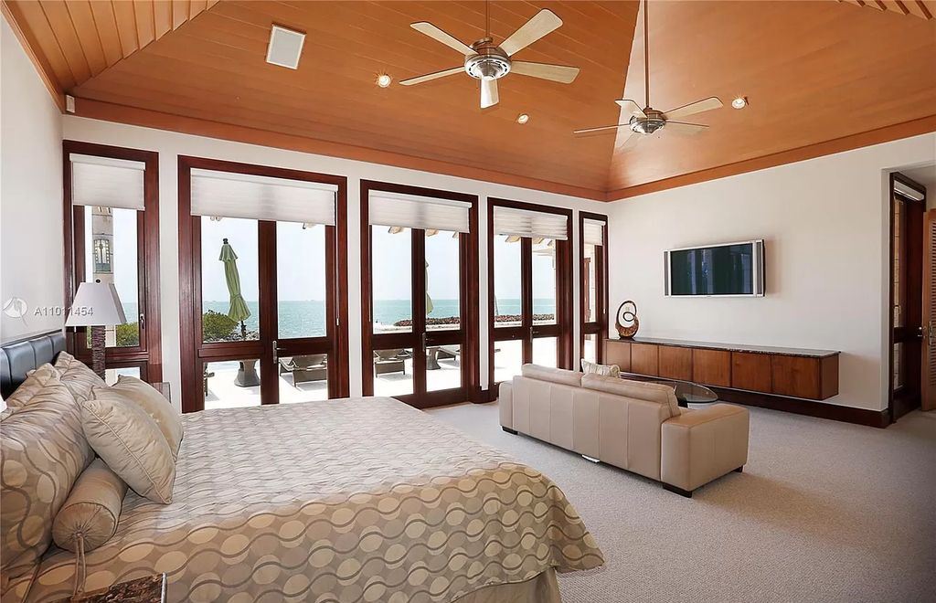 The Miami Waterfront Home is an outstanding residence offers total privacy and stunning water views with oversized pool now available for sale. This home located at 400 S Mashta Dr, Key Biscayne, Florida; offering 6 bedrooms and 7 bathrooms with over 8,200 square feet of living spaces