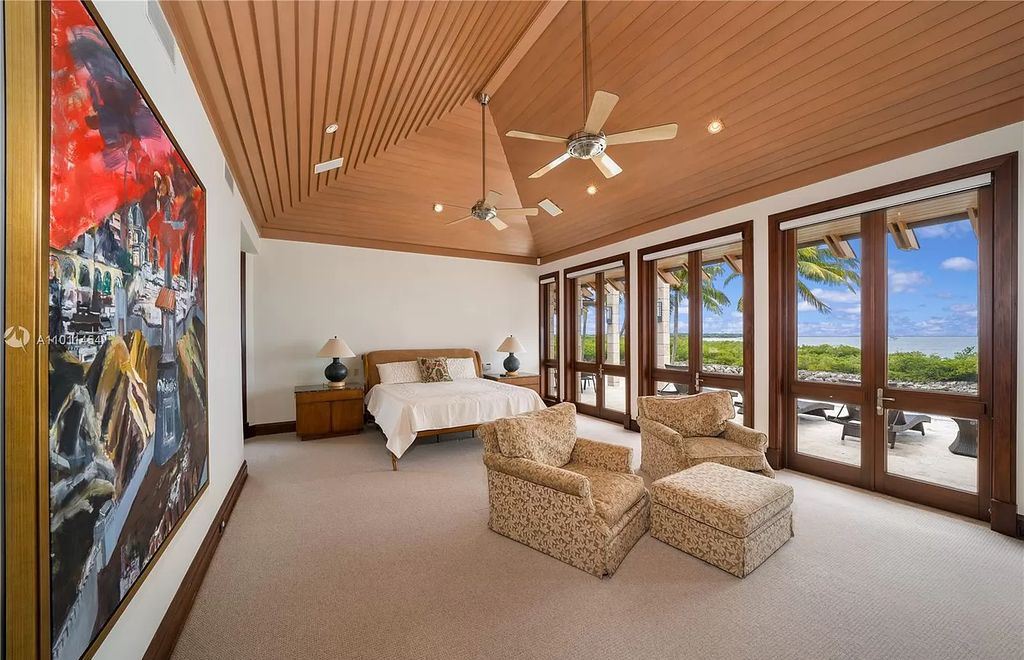 The Miami Waterfront Home is an outstanding residence offers total privacy and stunning water views with oversized pool now available for sale. This home located at 400 S Mashta Dr, Key Biscayne, Florida; offering 6 bedrooms and 7 bathrooms with over 8,200 square feet of living spaces