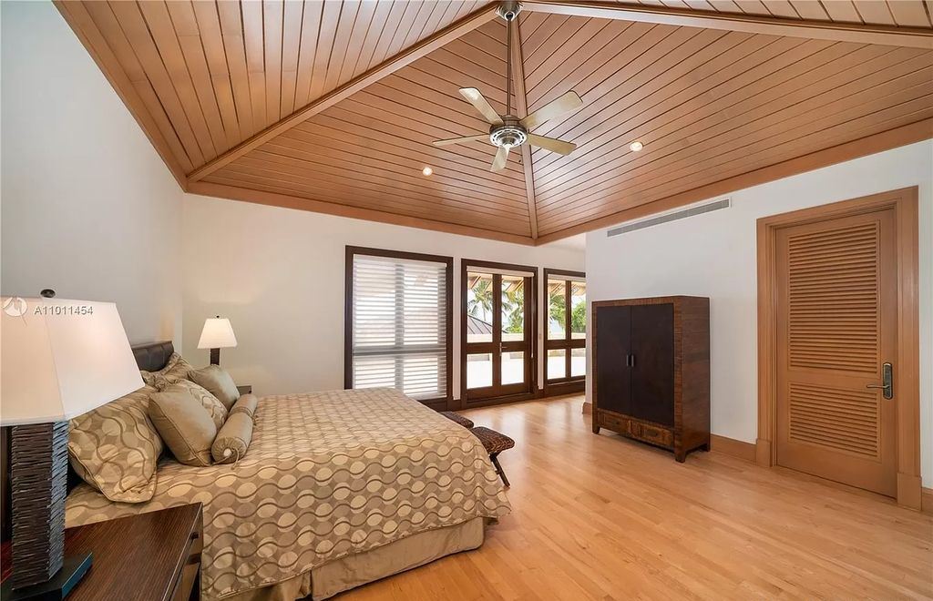 The Miami Waterfront Home is an outstanding residence offers total privacy and stunning water views with oversized pool now available for sale. This home located at 400 S Mashta Dr, Key Biscayne, Florida; offering 6 bedrooms and 7 bathrooms with over 8,200 square feet of living spaces