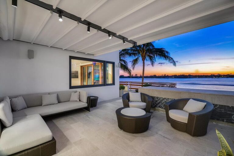 Stunning Ultra Modern Smart Home in Palm Beach Sells for $11,887,000