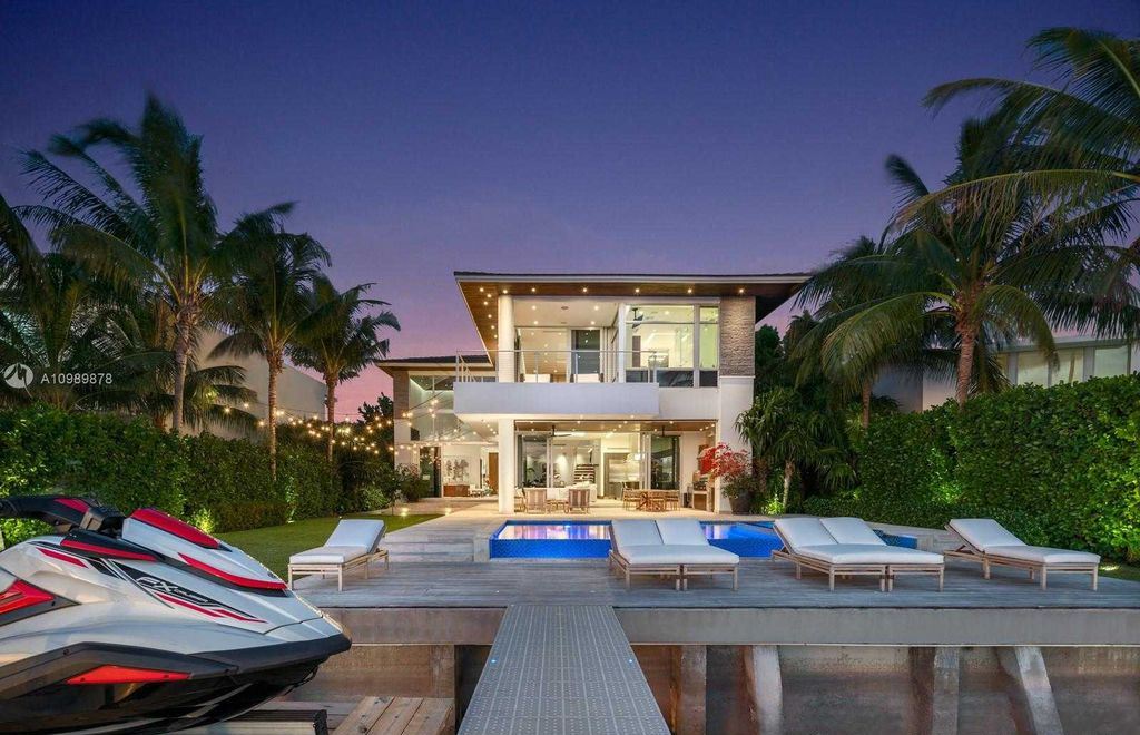The Miami Beach Villa is a luxurious home perfect for entertaining with large manicured garden and full outdoor kitchen now available for sale. This home located at 1220 S Biscayne Point Rd, Miami Beach, Florida; offering 6 bedrooms and 6 bathrooms with over 5,400 square feet of living spaces.