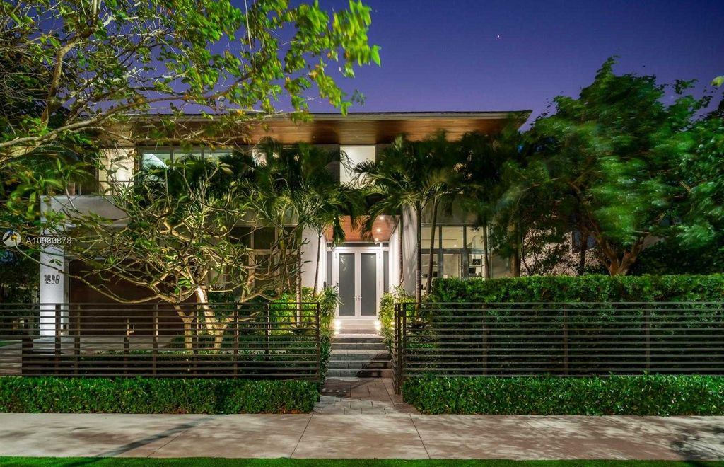 The Miami Beach Villa is a luxurious home perfect for entertaining with large manicured garden and full outdoor kitchen now available for sale. This home located at 1220 S Biscayne Point Rd, Miami Beach, Florida; offering 6 bedrooms and 6 bathrooms with over 5,400 square feet of living spaces.