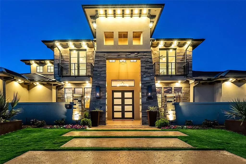 A 5900000 Texas Home with Panoramic Views of Serene Greenspace 1
