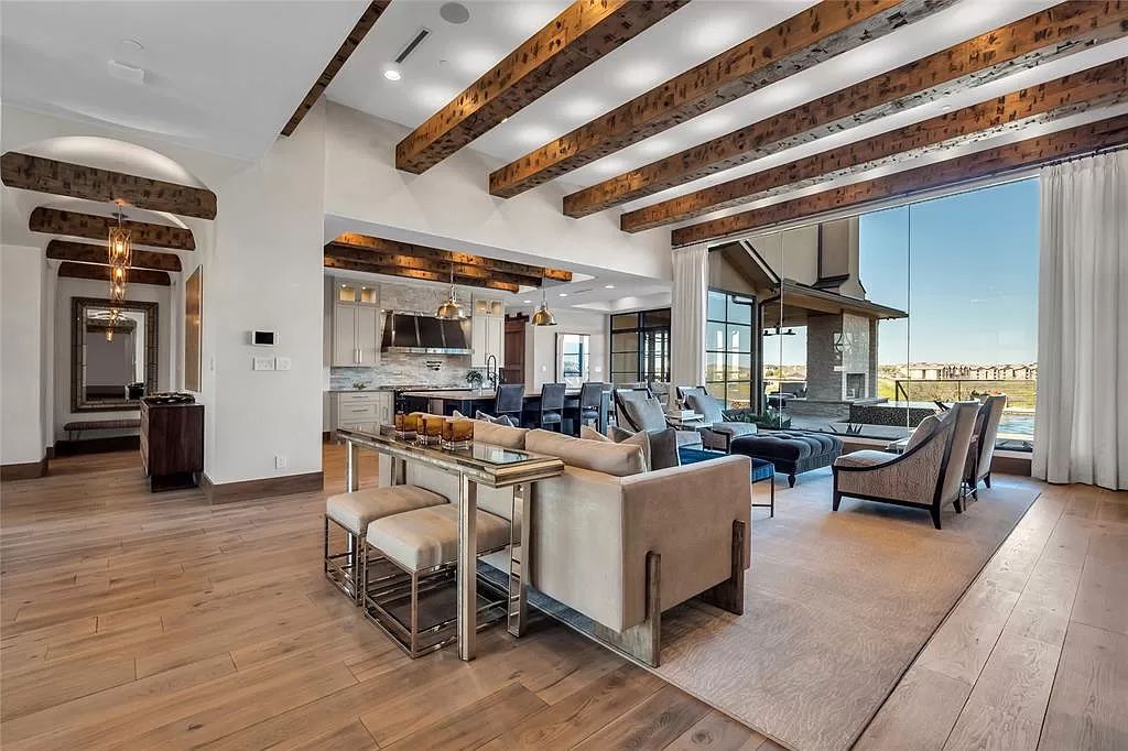 A 5900000 Texas Home with Panoramic Views of Serene Greenspace 15