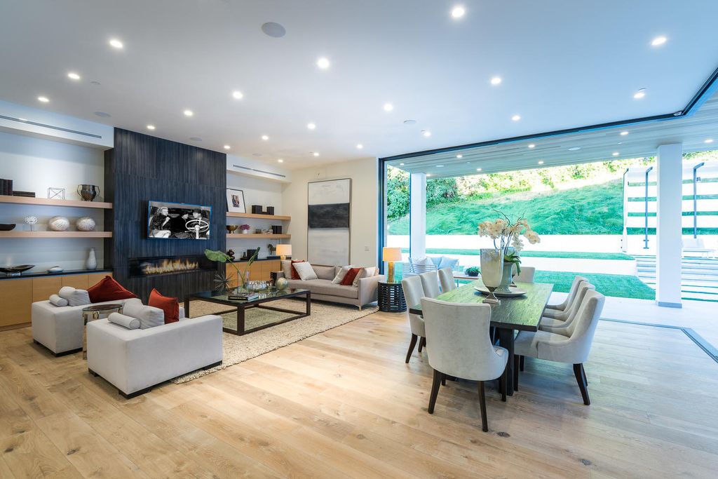 A Magnificent Luxury Home in Encino with Impeccable Design listed for 5900000 10
