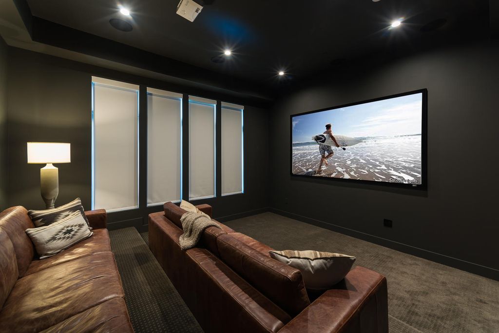 A Magnificent Luxury Home in Encino with Impeccable Design listed for 5900000 24
