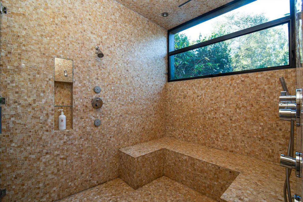 The Architectural Home in Brentwood is an ultra modern design to create comfortable and modern living spaces now available for sale. This home located at 314 N Barrington Ave, Los Angeles, California; offering 5 bedrooms and 9 bathrooms with over 8,000 square feet of living spaces.