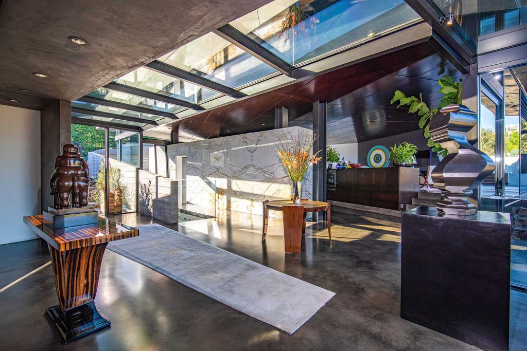 The Architectural Home in Brentwood is an ultra modern design to create comfortable and modern living spaces now available for sale. This home located at 314 N Barrington Ave, Los Angeles, California; offering 5 bedrooms and 9 bathrooms with over 8,000 square feet of living spaces.