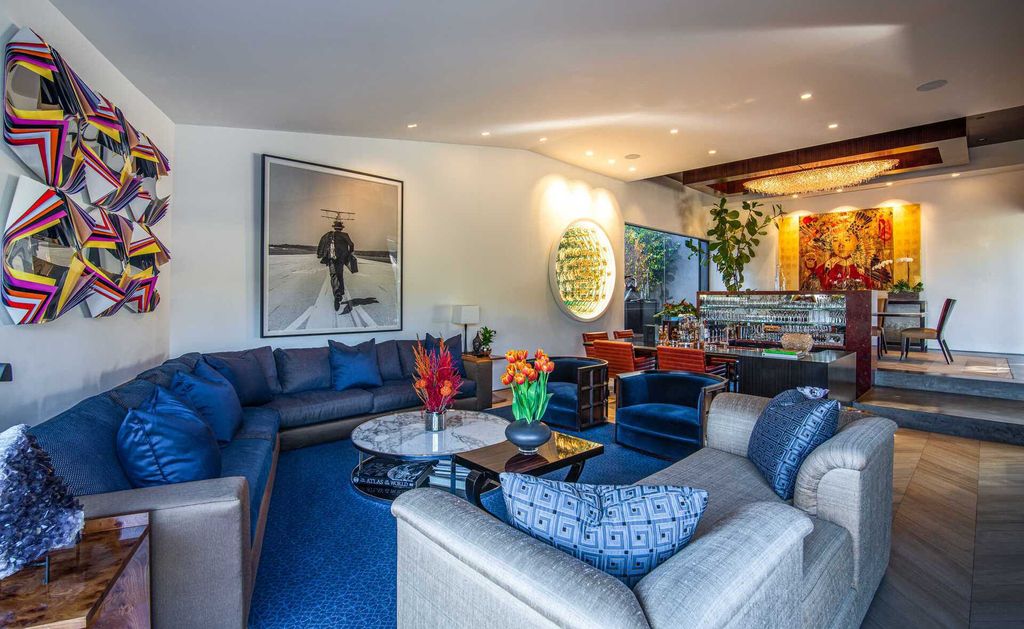 The Architectural Home in Brentwood is an ultra modern design to create comfortable and modern living spaces now available for sale. This home located at 314 N Barrington Ave, Los Angeles, California; offering 5 bedrooms and 9 bathrooms with over 8,000 square feet of living spaces.