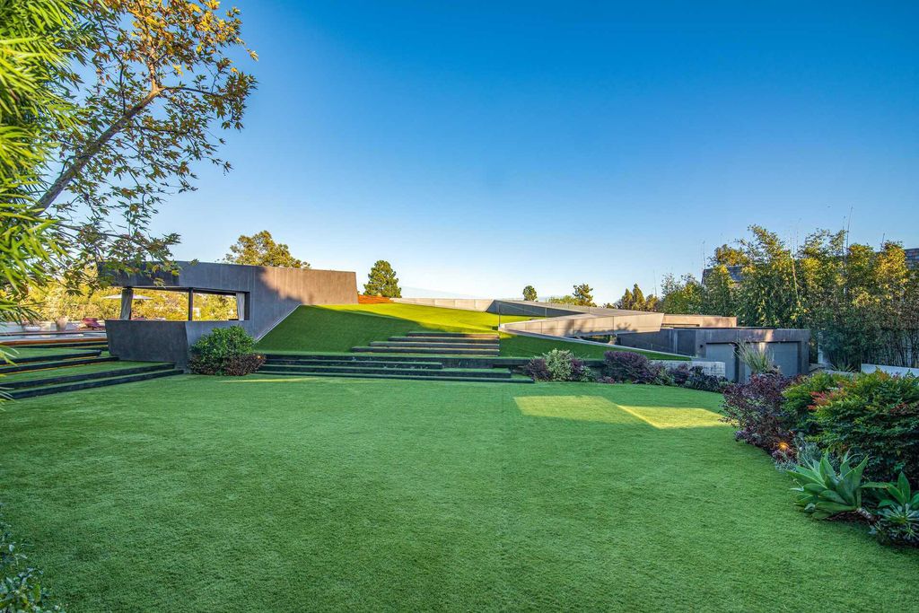 The Architectural Home in Brentwood is an ultra modern design to create comfortable and modern living spaces now available for sale. This home located at 314 N Barrington Ave, Los Angeles, California; offering 5 bedrooms and 9 bathrooms with over 8,000 square feet of living spaces.