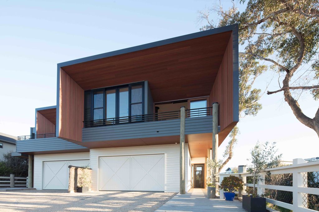 Beautiful Mornington Beach Houses in Melbourne by Habitech Systems