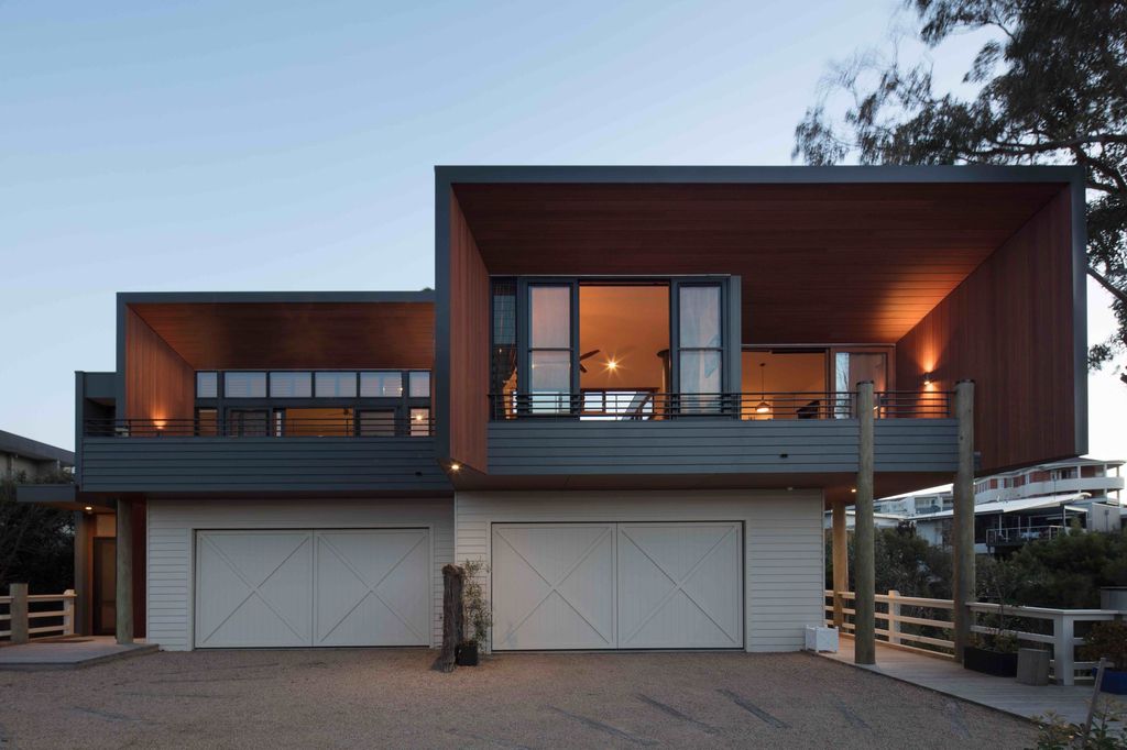 Beautiful Mornington Beach Houses in Melbourne by Habitech Systems